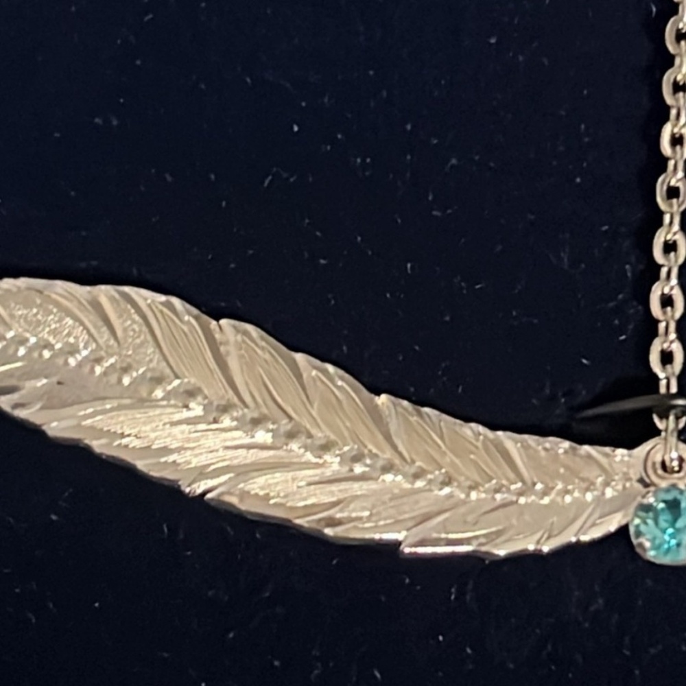 Montana Silversmiths, Ladies Cinderella Liberty American Made Necklace - Picture 6 of 9